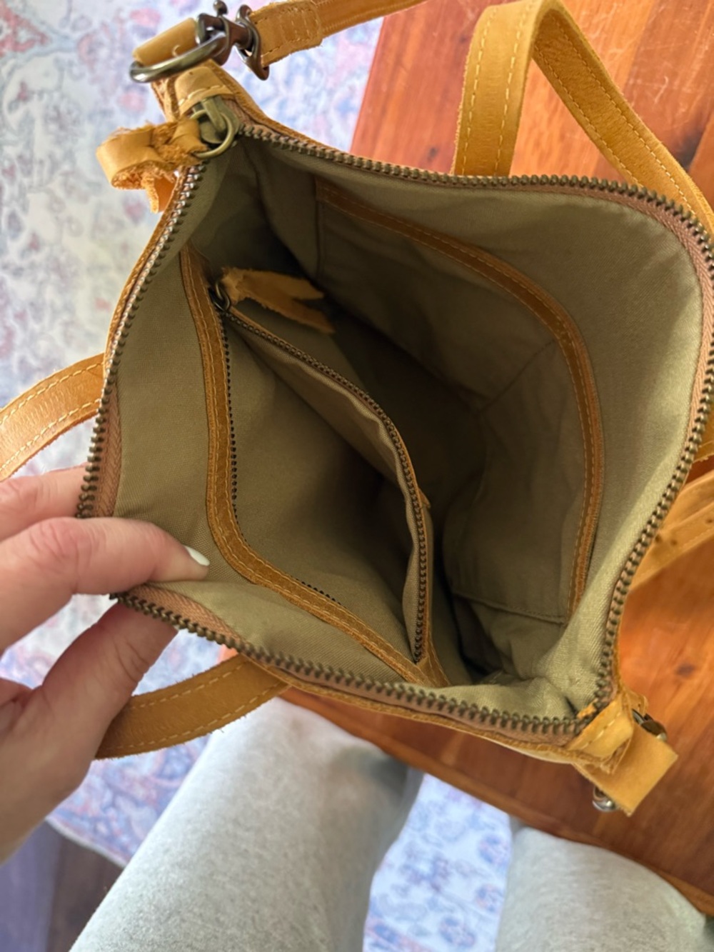 Able Leather Crossbody commuter bag - Picture 2 of 4
